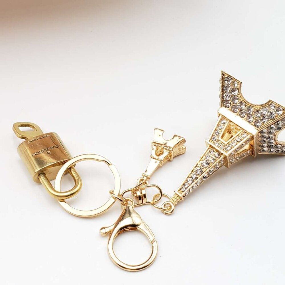 Louis Vuitton Gold Lock 🔒 Authentic LV Key + Unbranded Eiffel Tower Bag Charm - Picture 5 of 7